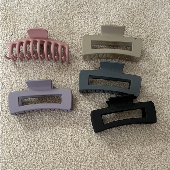 Accessories - Set of 5 Hair Claw Clips in Assorted Colors